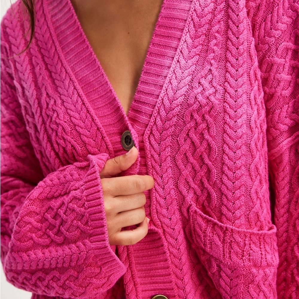 NWT Free People Washed Ashore Cardigan Pink Oversized Cable Knit Sz M - Picture 4 of 4